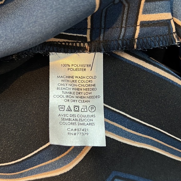 Ann Taylor women’s navy blue blouse - Picture 7 of 10